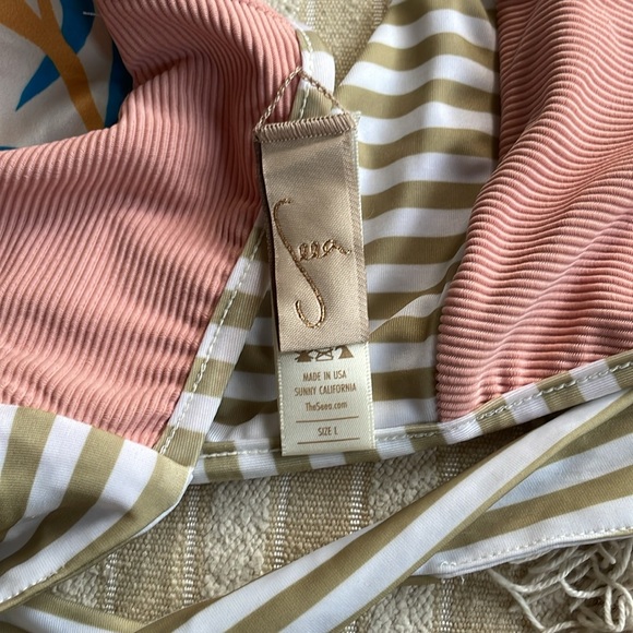 Seea reversible Milos bikini top in Vida - Picture 3 of 5